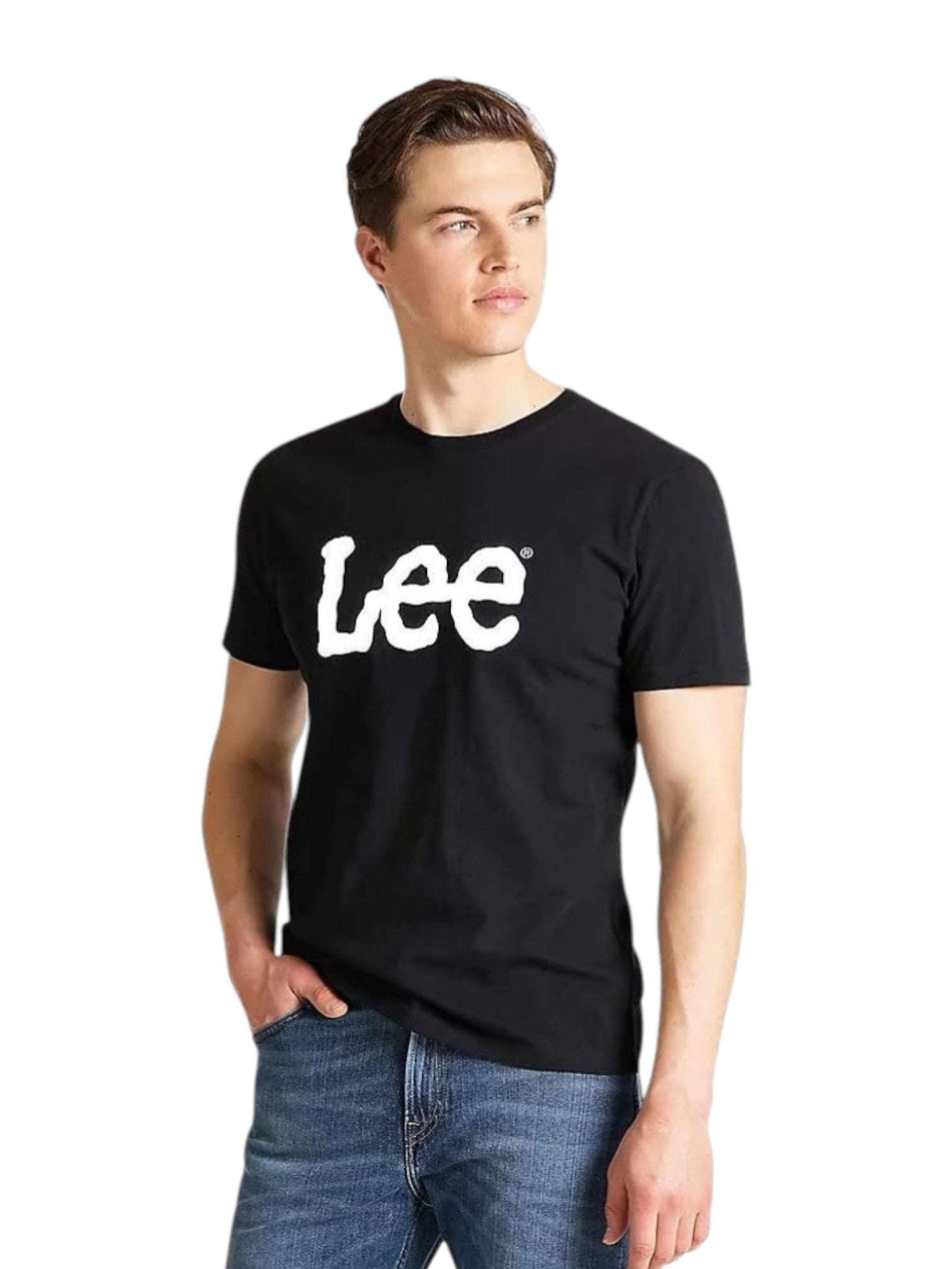 Man wearing a black t-shirt with 'Lee' logo on a white background. Lee, Monza Outlet, Monza Fashion, Shein Outlet