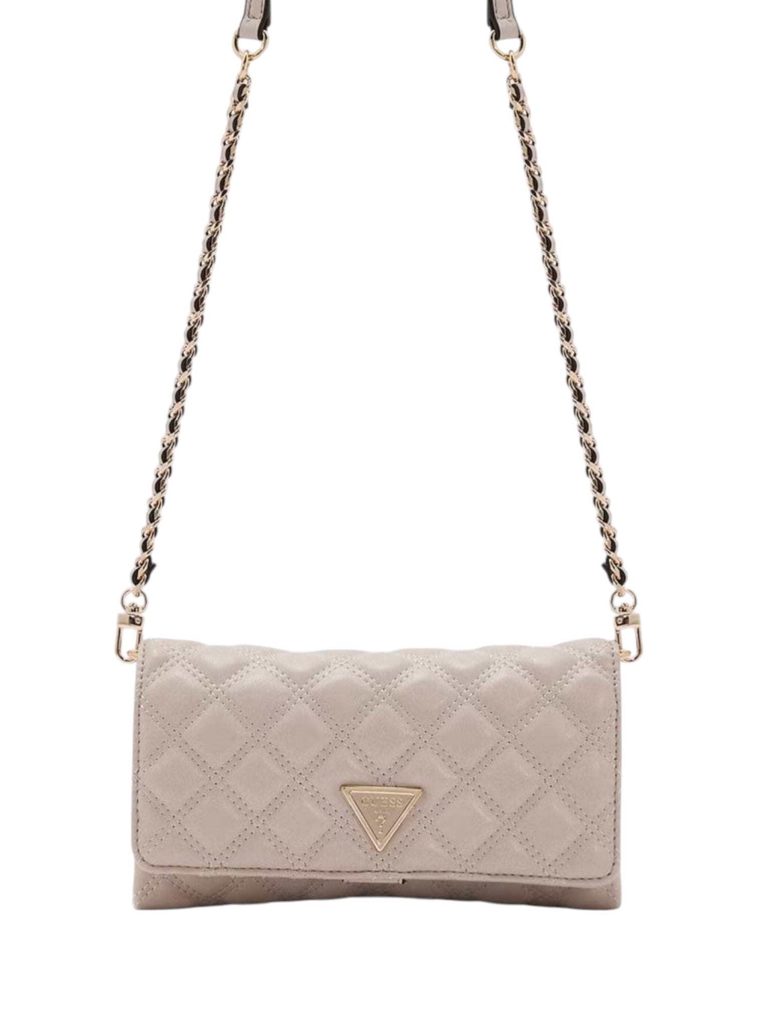 Quilted clutch bag with chain strap on a white background. Guess, Monza Outlet, Monza Fashion, Shein Outlet