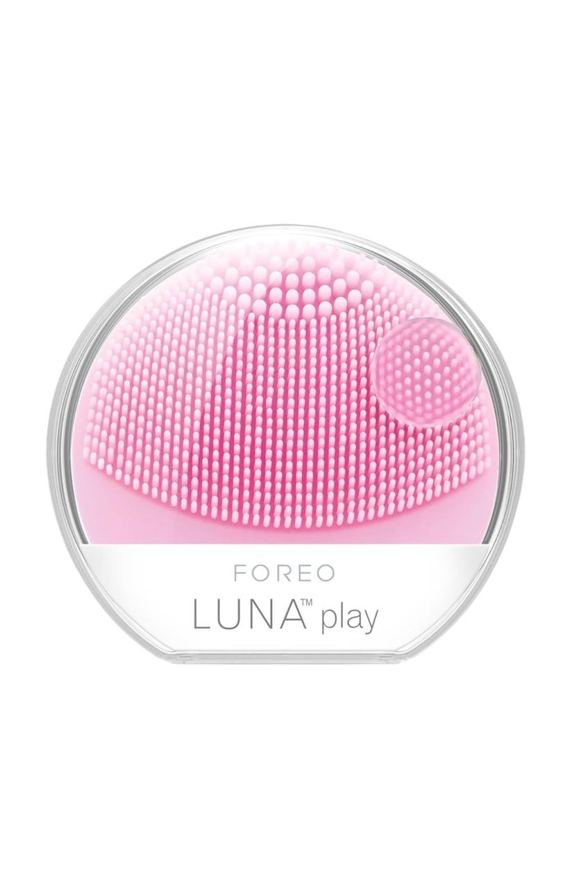 FOREO LUNA play pink facial cleansing device on a white background Monza Outlet