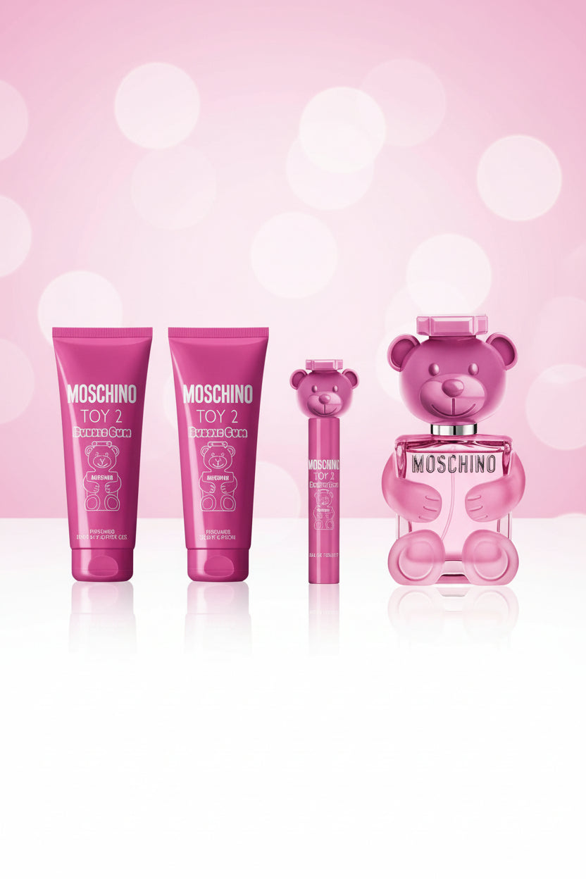 Moschino toy 2 fragrance set on a pink background. Moschino, Monza Outlet, Monza Fashion, Shein Outlet