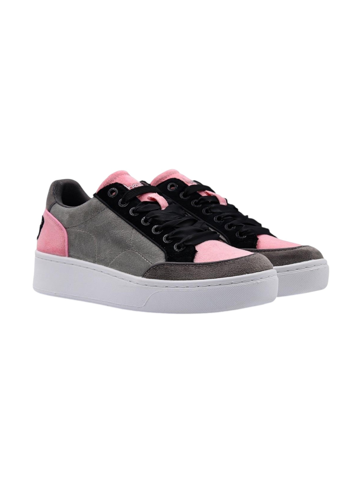 Gray and pink sneakers with black accents on a white background. United Colors of Benetton, Monza Outlet, Monza Fashion, Shein Outlet