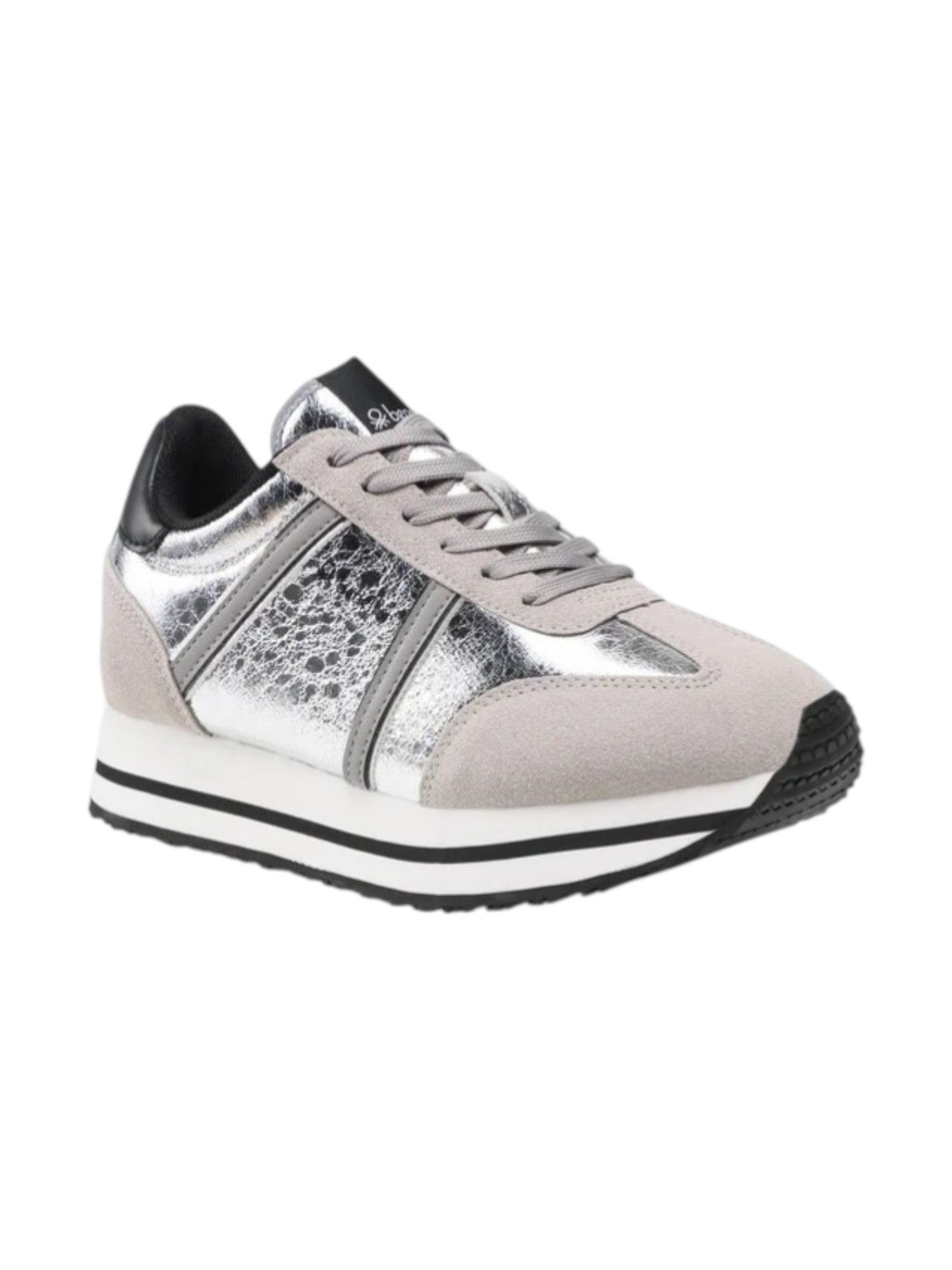Gray and silver sneaker on a white background. United Colors of Benetton, Monza Outlet, Monza Fashion, Shein Outlet