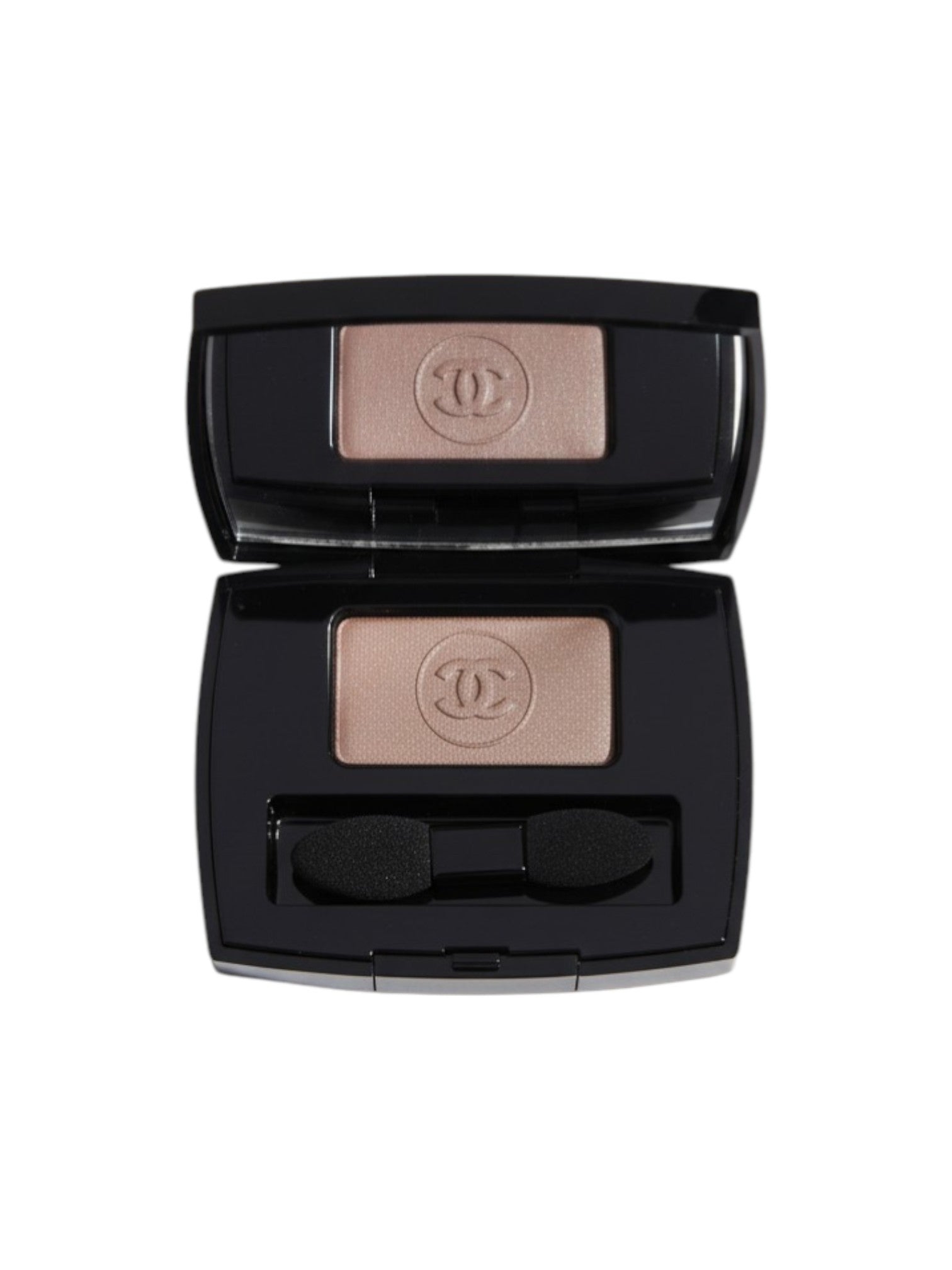 Chanel makeup palette with two shades on a white background. Chanel, Monza Outlet, Monza Fashion, Shein Outlet