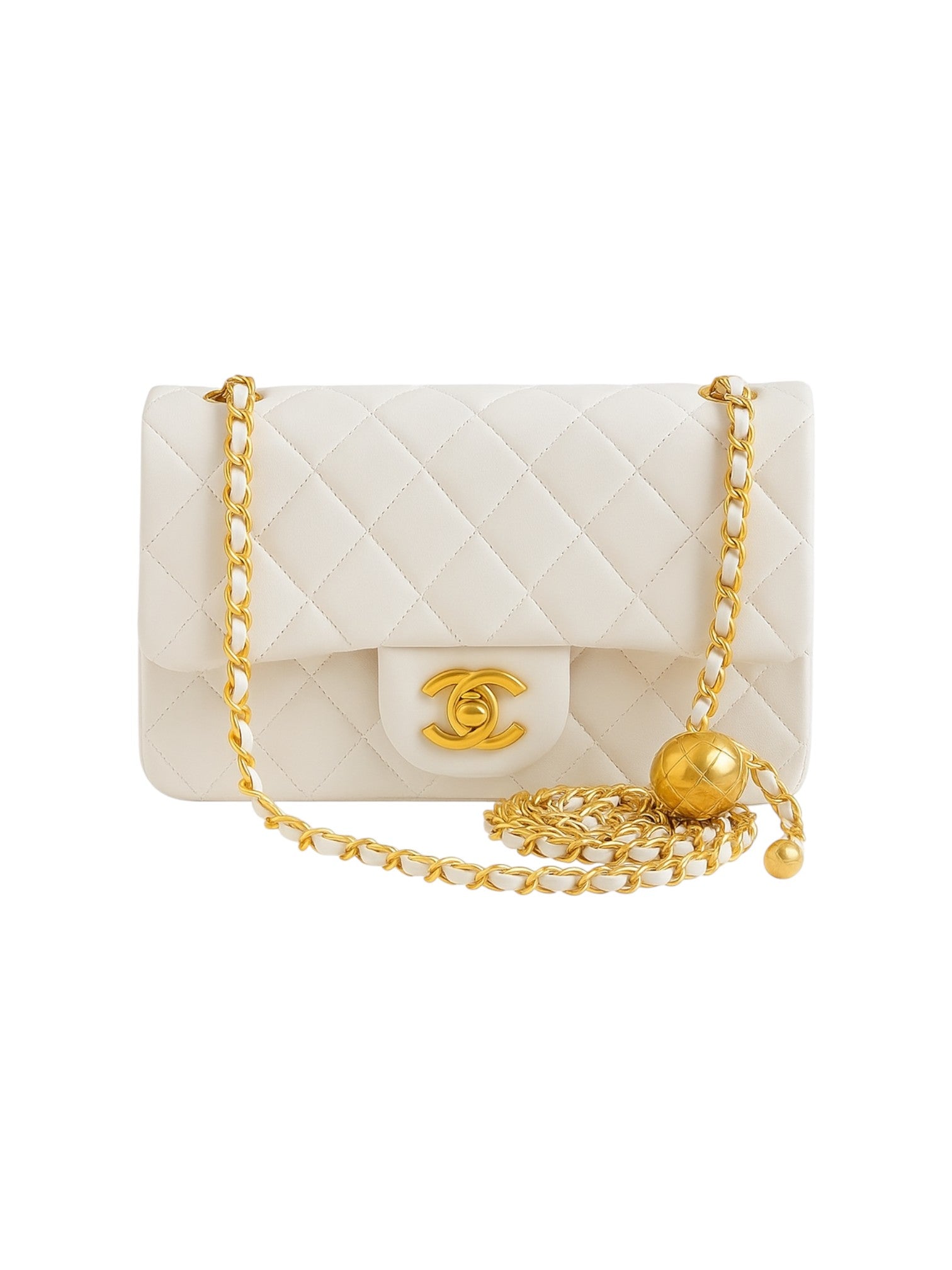 White quilted handbag with gold chain and CC logo on a white background Monza outlet, monza fashion, shein outlet, shien outlet
