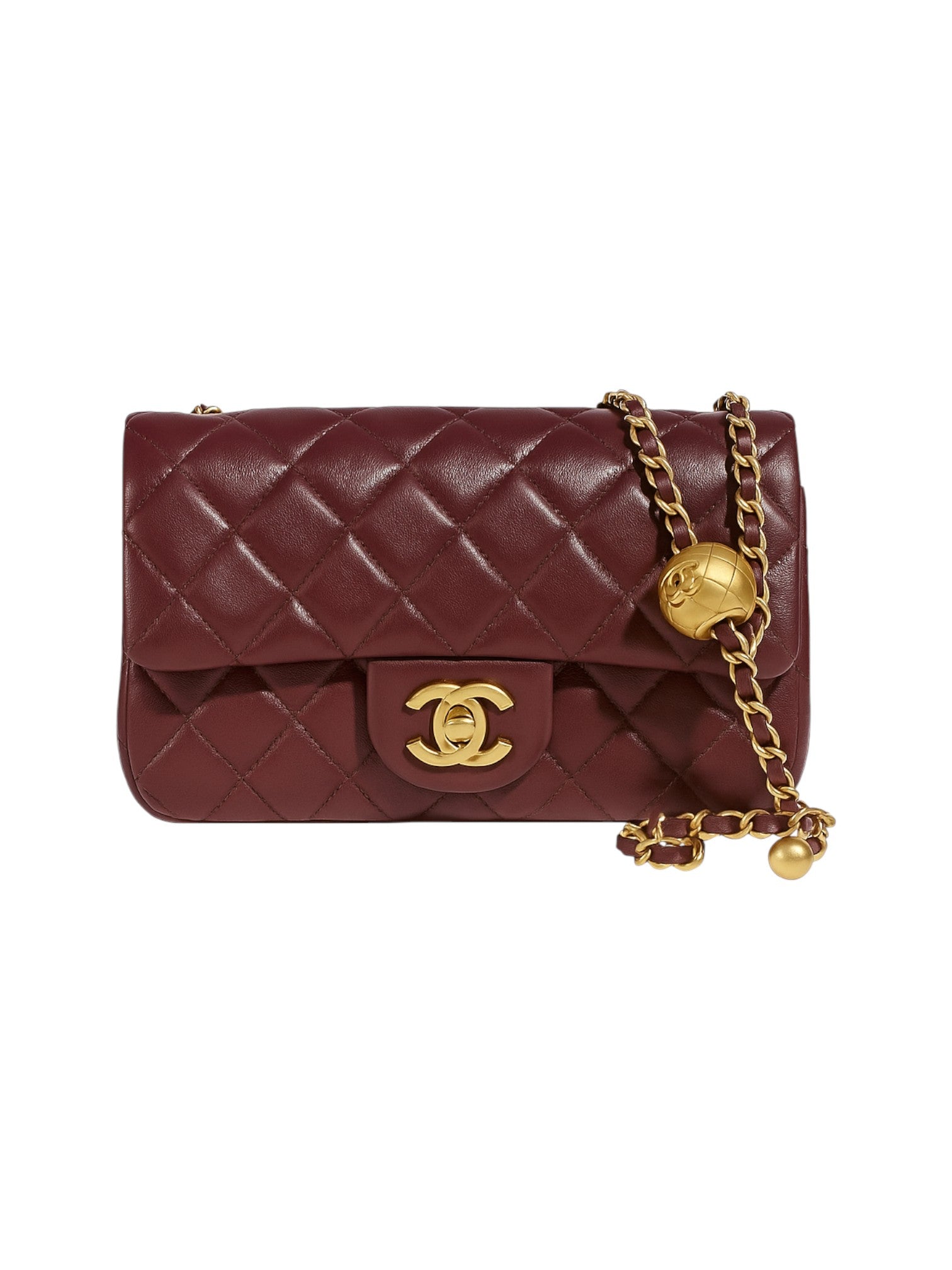 Maroon quilted handbag with gold chain and CC logo on a white background Monza outlet, monza fashion, shein outlet, shien outlet