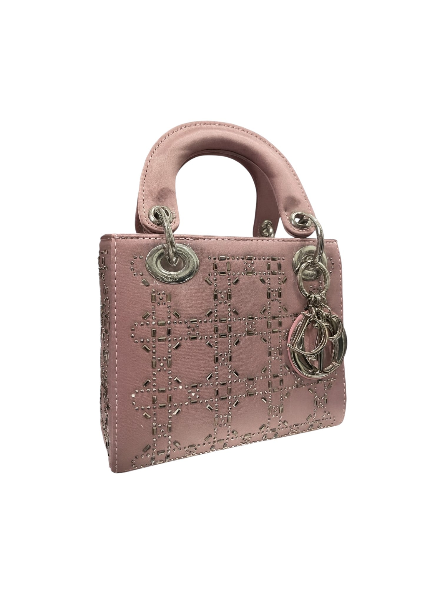 Pink handbag with a decorative chain on a white background monza outlet, Shein outlet, monza fashion