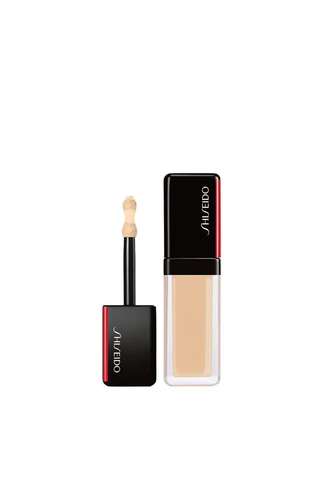Shiseido foundation stick with applicator on a white background. Shiseido, Monza Outlet, Monza Fashion, Shein Outlet