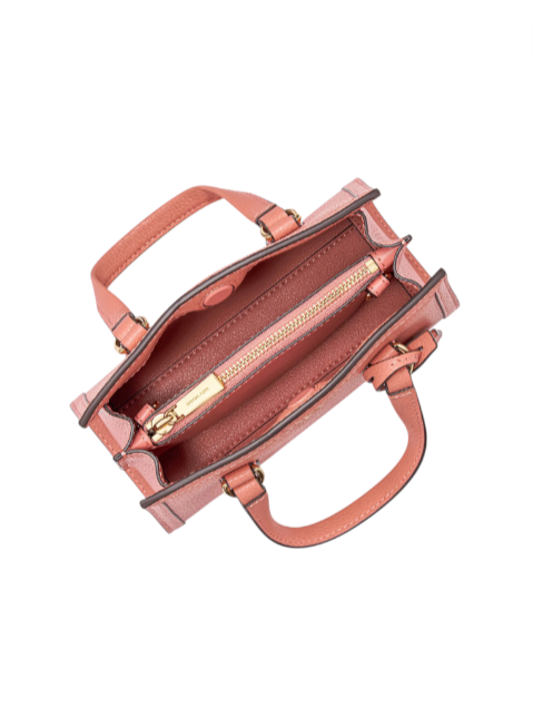 Pink handbag with gold zipper on a white background monza outlet, Shein outlet, monza fashion