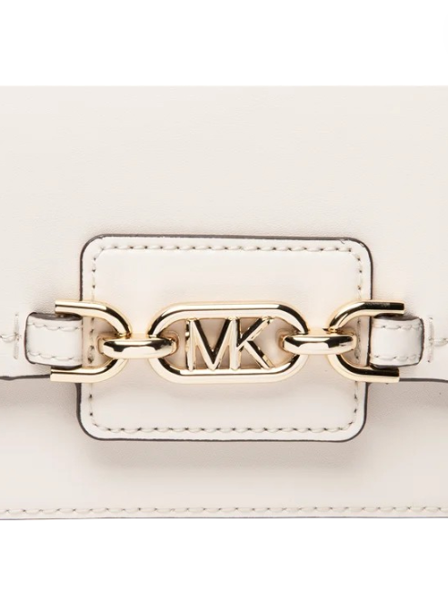 Close-up of a beige handbag with gold chain detail and MK logo. Michael Kors, Monza Outlet, Monza Fashion, Shein Outlet