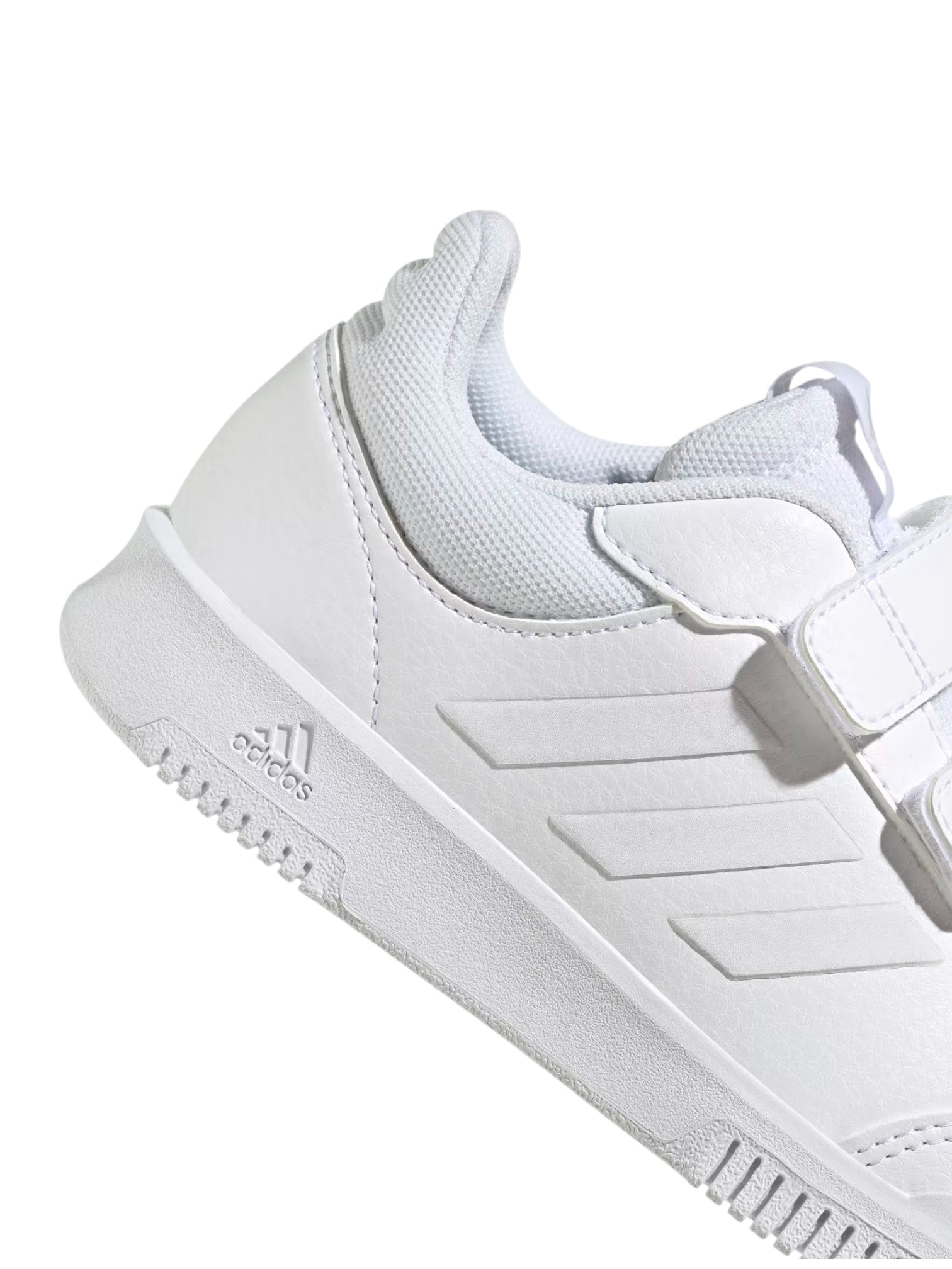 White Adidas sneaker on a white background. Adidas, Monza Outlet, Monza Fashion, Shein Outlet