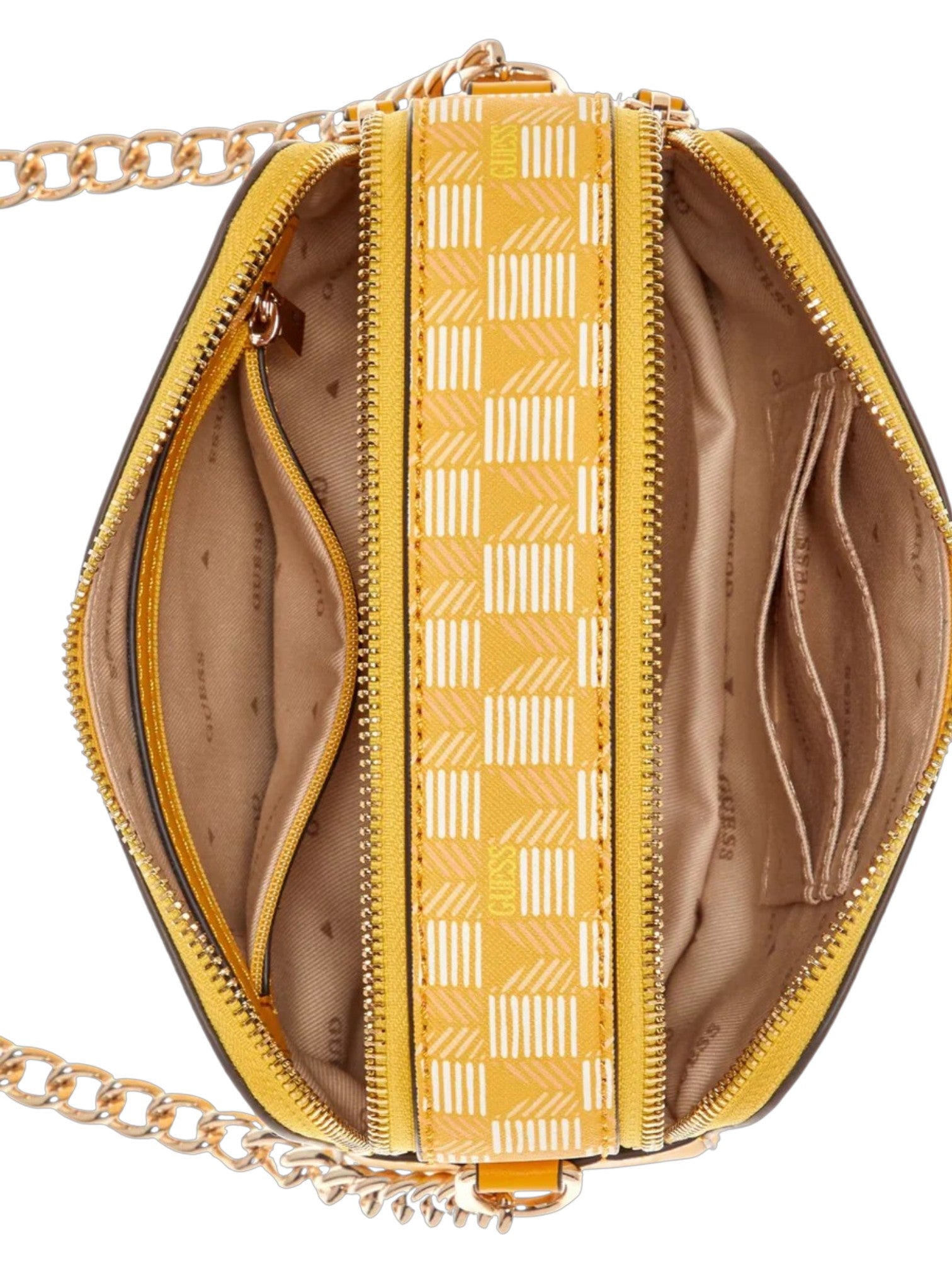 Yellow handbag with gold chain strap on a white background. Guess, Monza Outlet, Monza Fashion, Shein Outlet