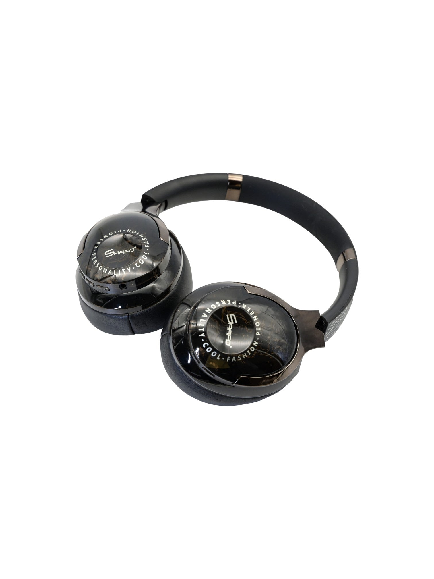 Black headphones with brand logo on a white background. Saafo, Monza Outlet, Monza Fashion, Shein Outlet