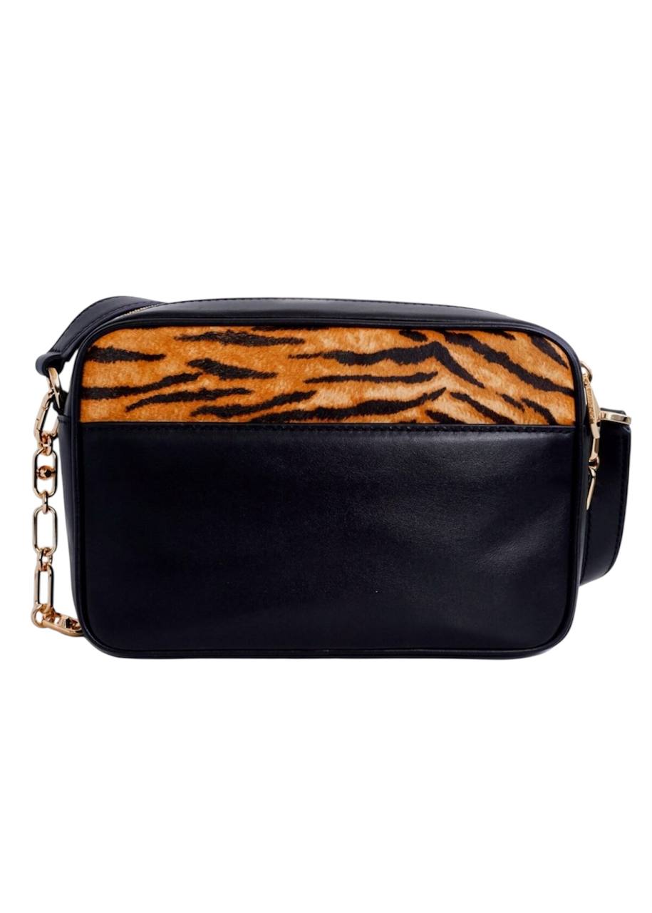 Black handbag with tiger stripe pattern on a white background, Michael Kors, Monza Outlet, Monza Fashion, Shein Outlet