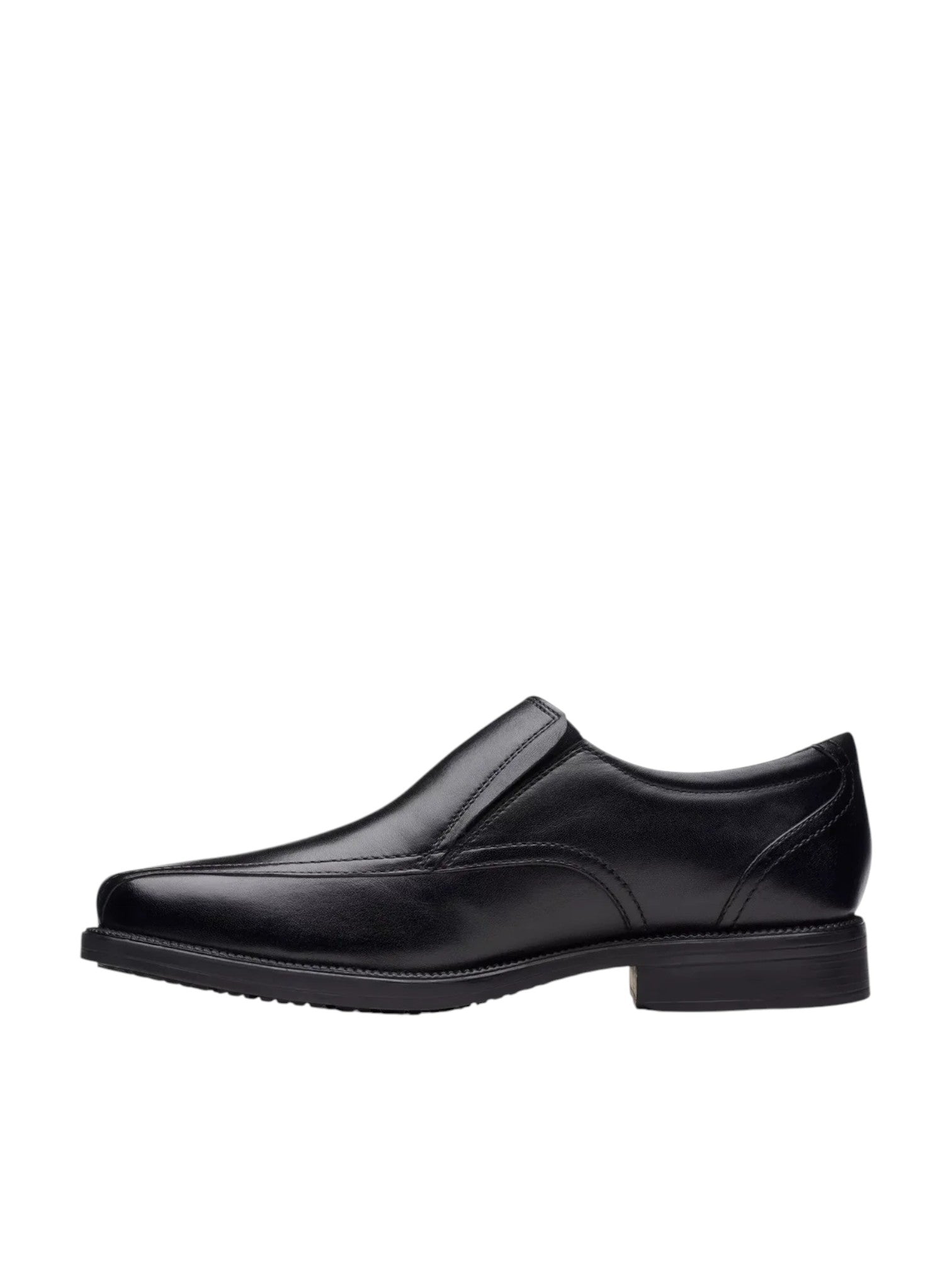 Black dress shoe on a white background. Clarks, Monza Outlet, Monza Fashion, Shein Outlet