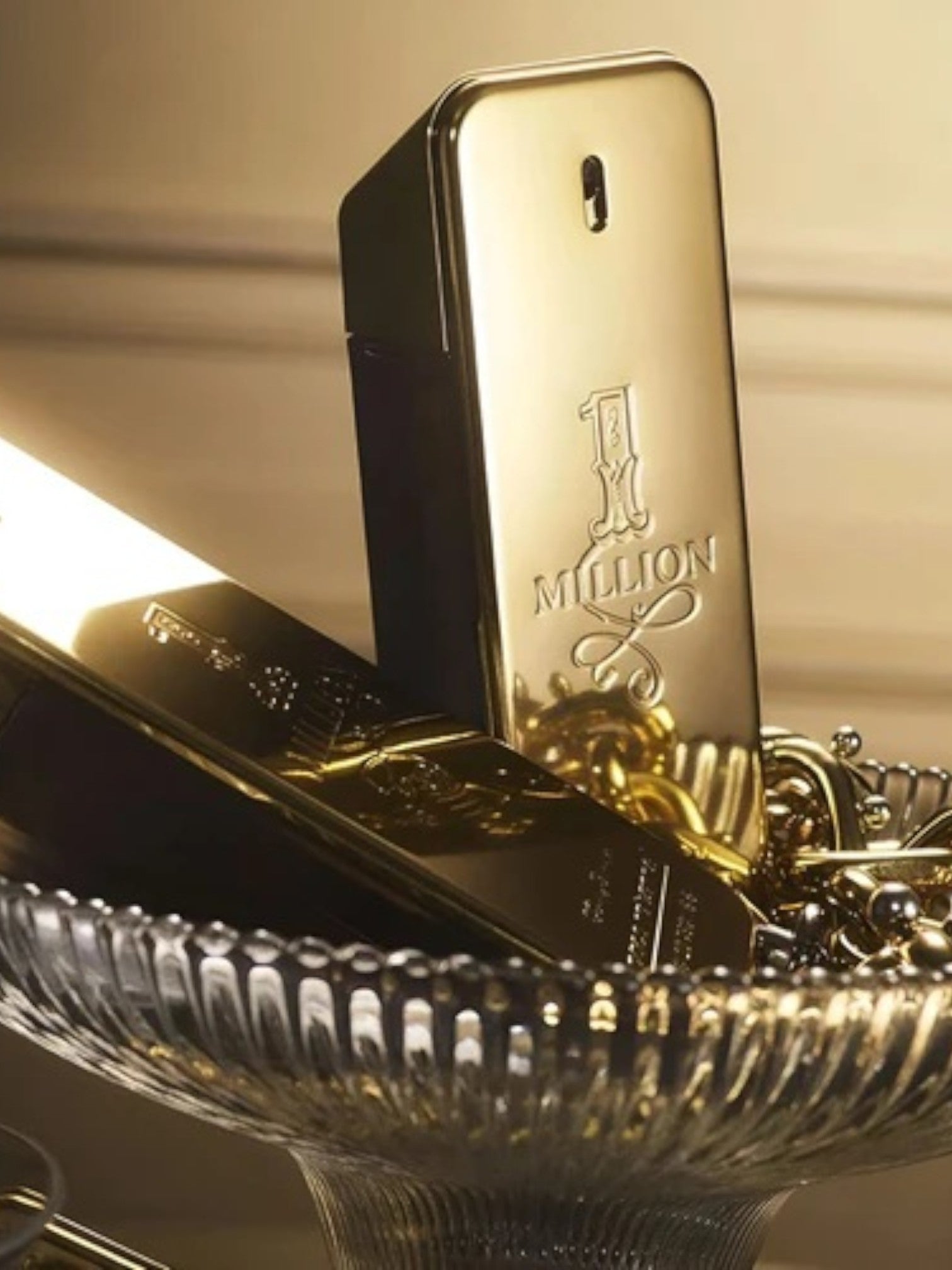 Gold bars with 1 Million branding on a decorative stand. Paco Rabanne, Monza Outlet, Monza Fashion, Shein Outlet