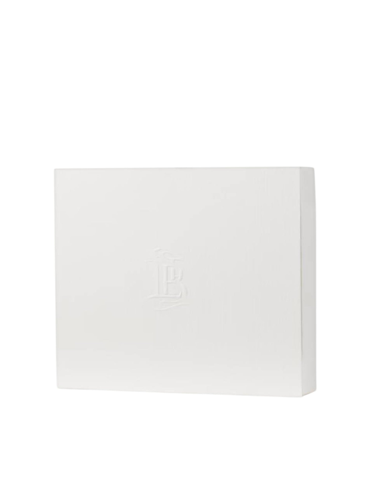White rectangular box with a brand logo on a white background Monza outlet, monza fashion, shein outlet, shien outlet