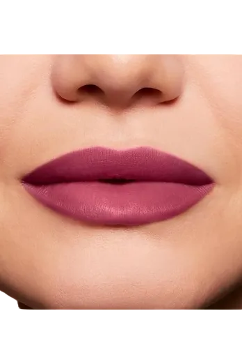 Close-up of a woman's lips with a vibrant pink lipstick Monza fashion outlet, monza outlet, shein outlet, shien outlet cosmetics, makeup, perfume