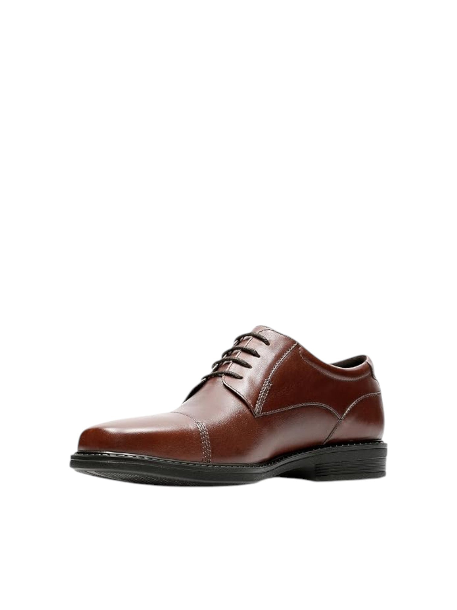 Brown leather dress shoe on a white background. Clarks, Monza Outlet, Monza Fashion, Shein Outlet