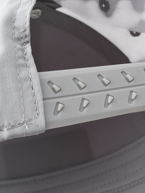 Close-up of a gray cap with a textured strap and brand logo. monza outlet, Shein outlet, monza fashion