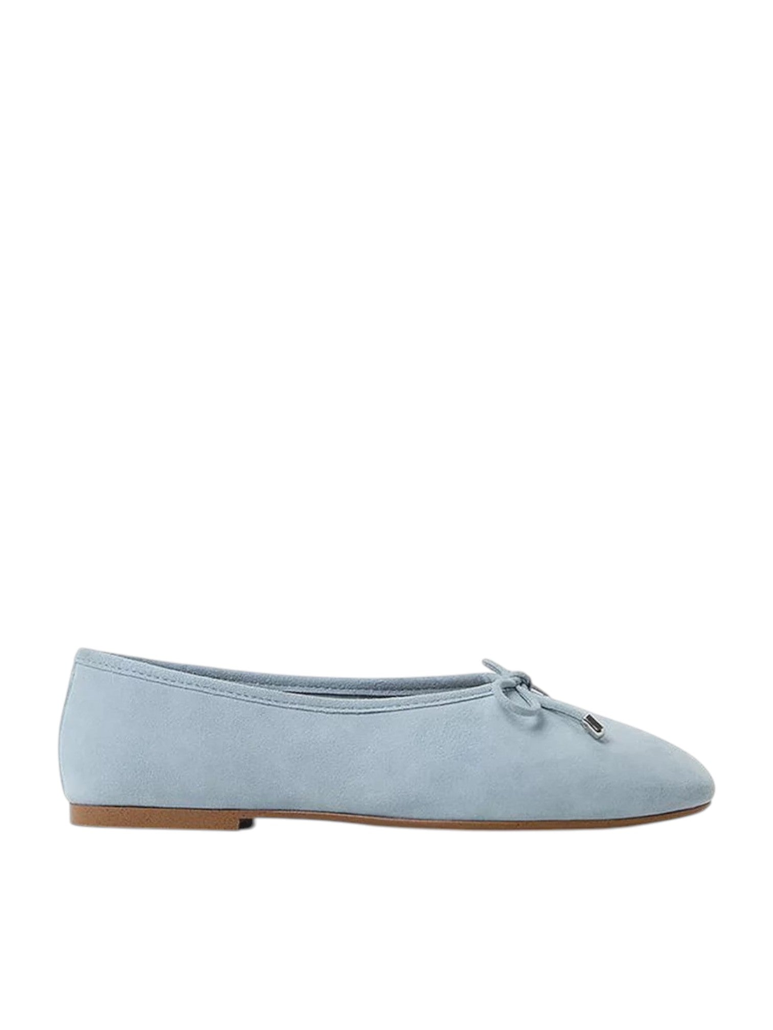 Light blue flat shoe on a white background. Aldo, Monza Outlet, Monza Fashion, Shein Outlet
