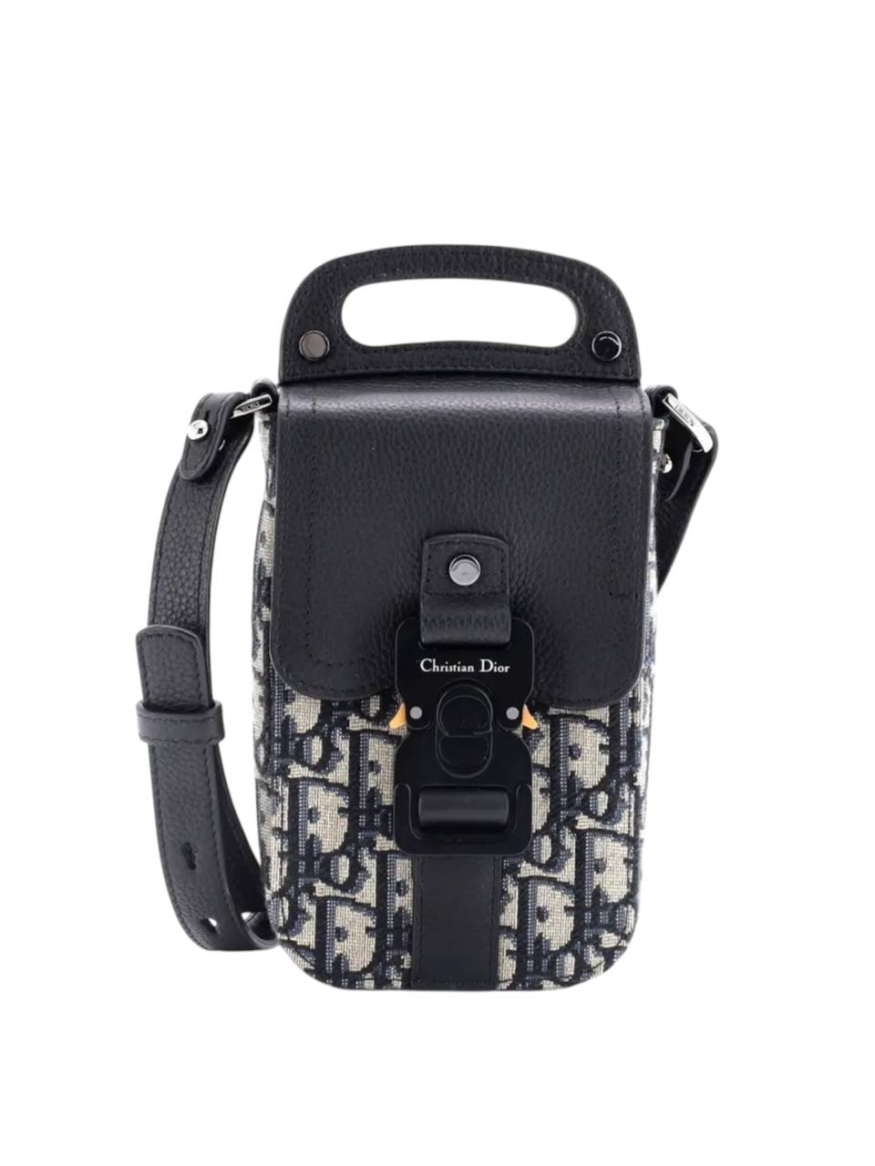 Black Saddle Vertical Phone Pouch