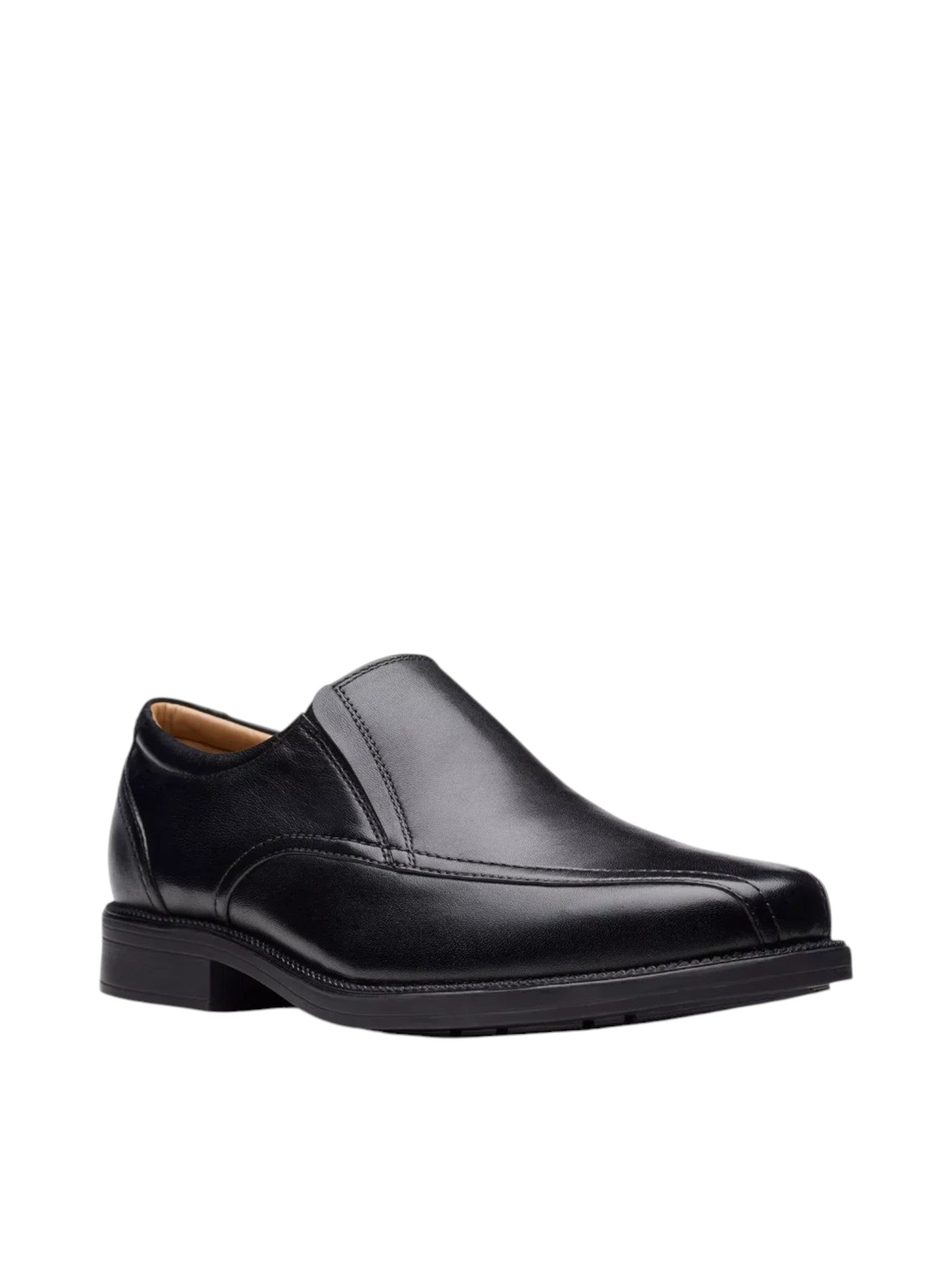 Black leather slip-on shoe on a white background. Clarks, Monza Outlet, Monza Fashion, Shein Outlet