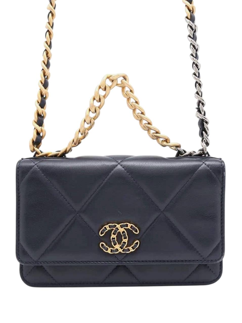 Diamond-Quilted Shoulder Bag