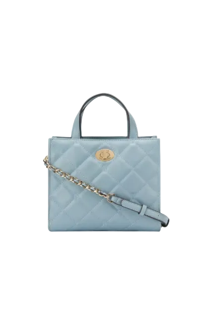 Light blue quilted handbag with a chain strap on a white background. Guess, Monza Outlet, Monza Fashion, Shein Outlet