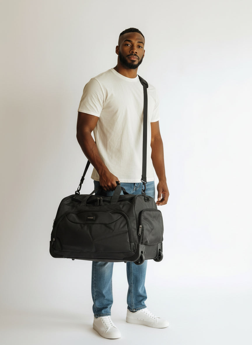 Man holding a black duffel bag against a white background. Monza Italy, Monza Outlet, Monza Fashion, Shein Outlet 