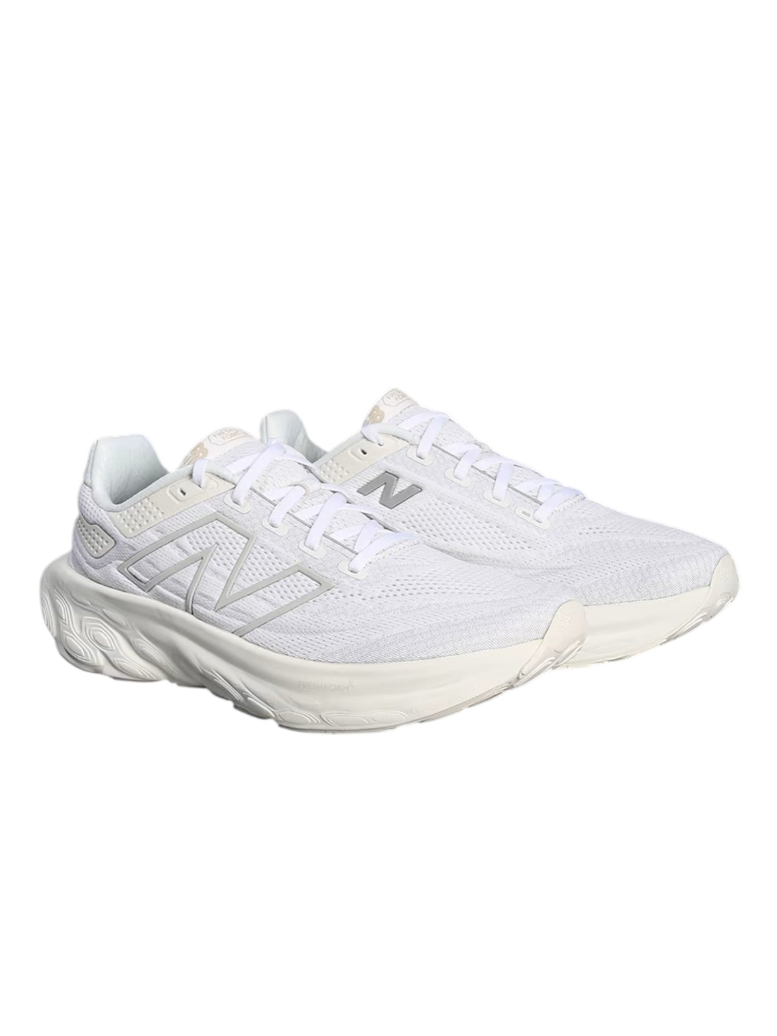 White running shoe with New Balance logo on a white background. New Balance, Monza Outlet, Monza Fashion, Shein Outlet