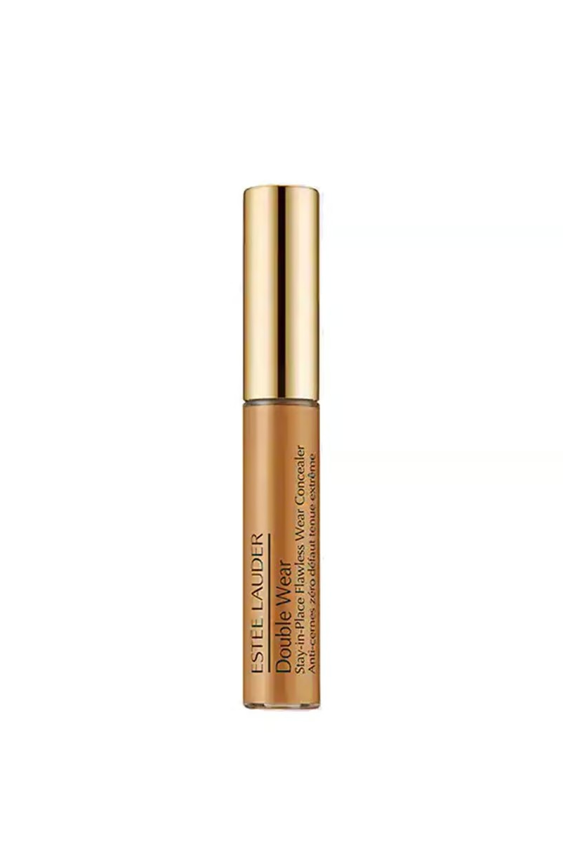 Estée Lauder concealer bottle on a white background Monza Outlet