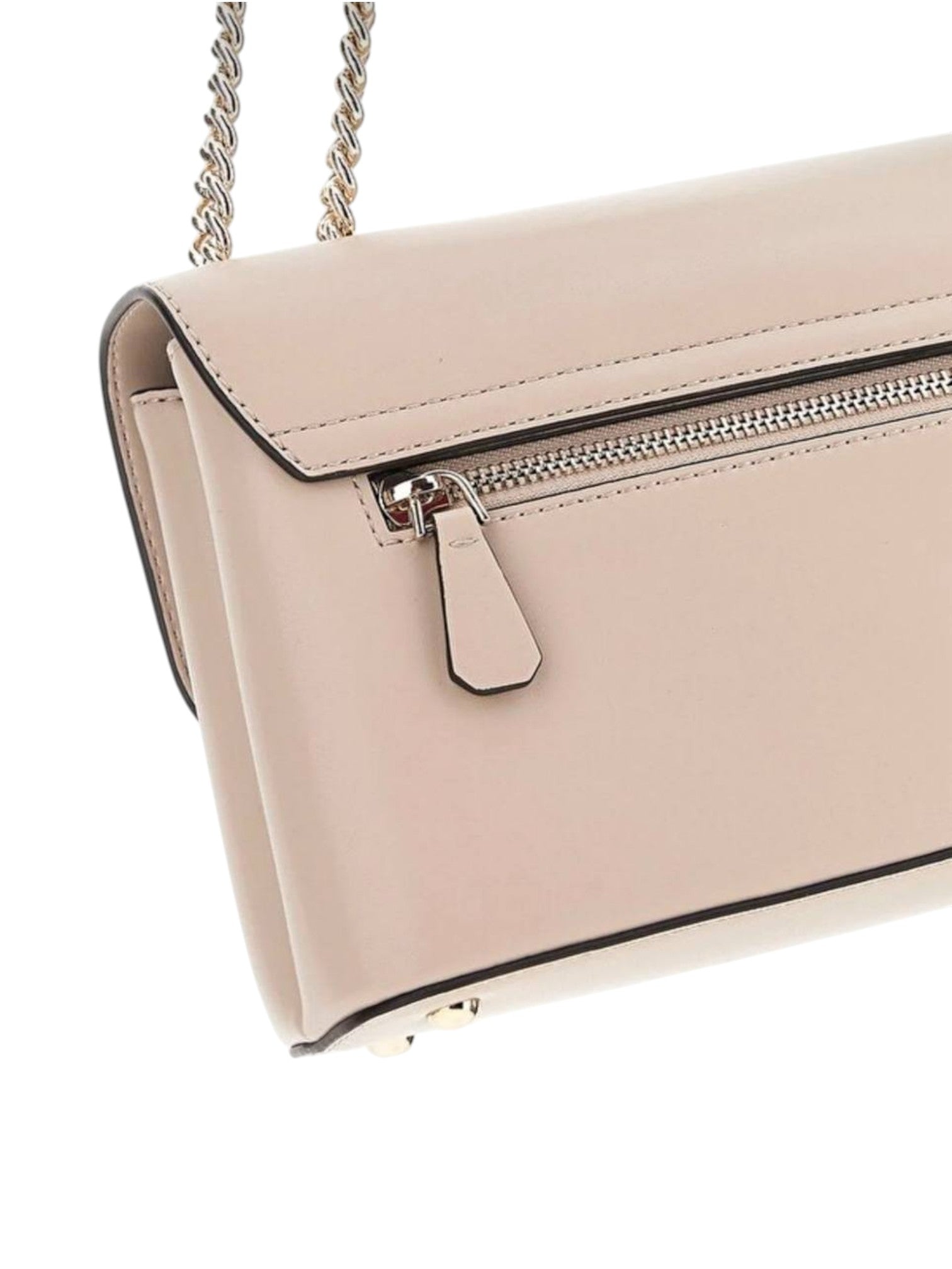 Beige handbag with a zipper on a white background. Guess, Monza Outlet, Monza Fashion, Shein Outlet