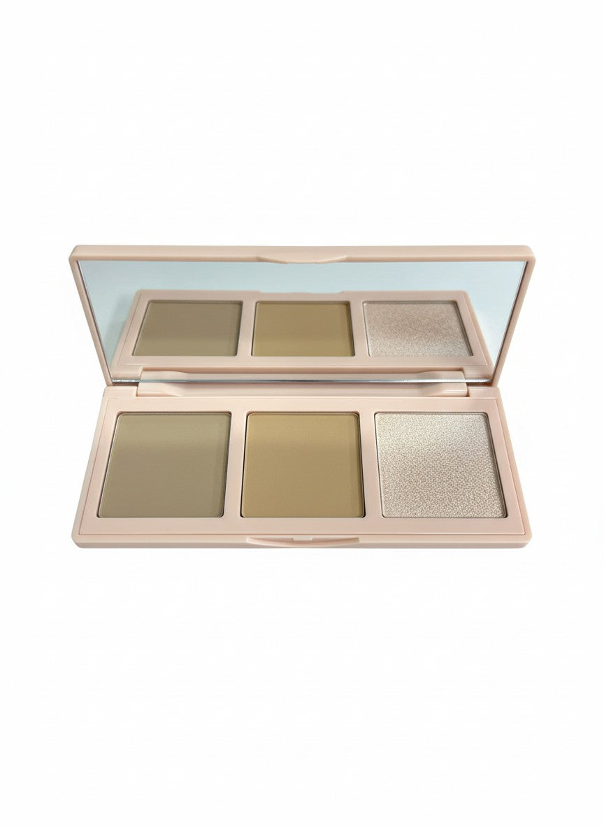 Makeup palette with four different shades of green on a white background.  Riva Girl, Monza Outlet, Monza Fashion, Shein Outlet 