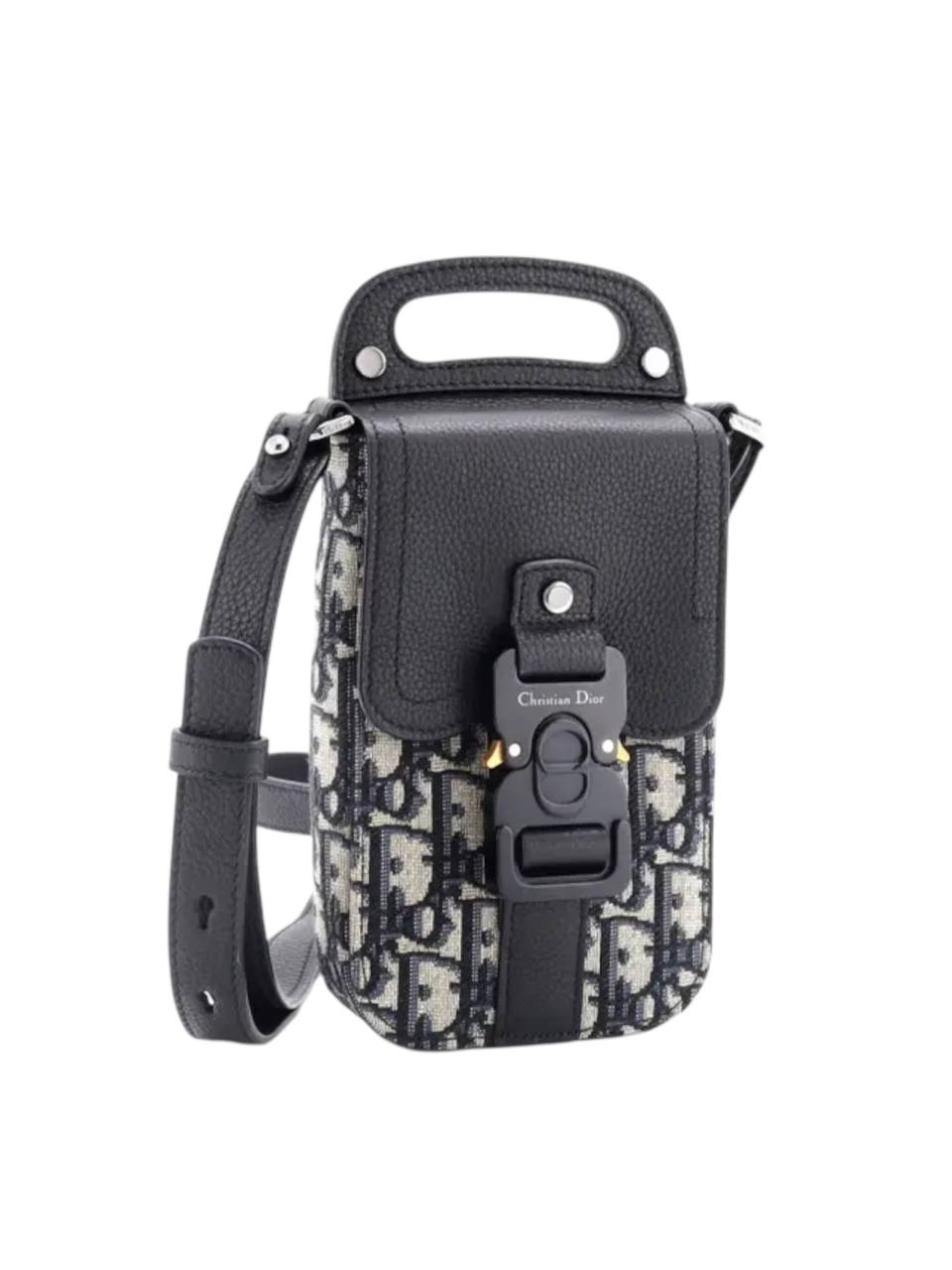 Black Saddle Vertical Phone Pouch