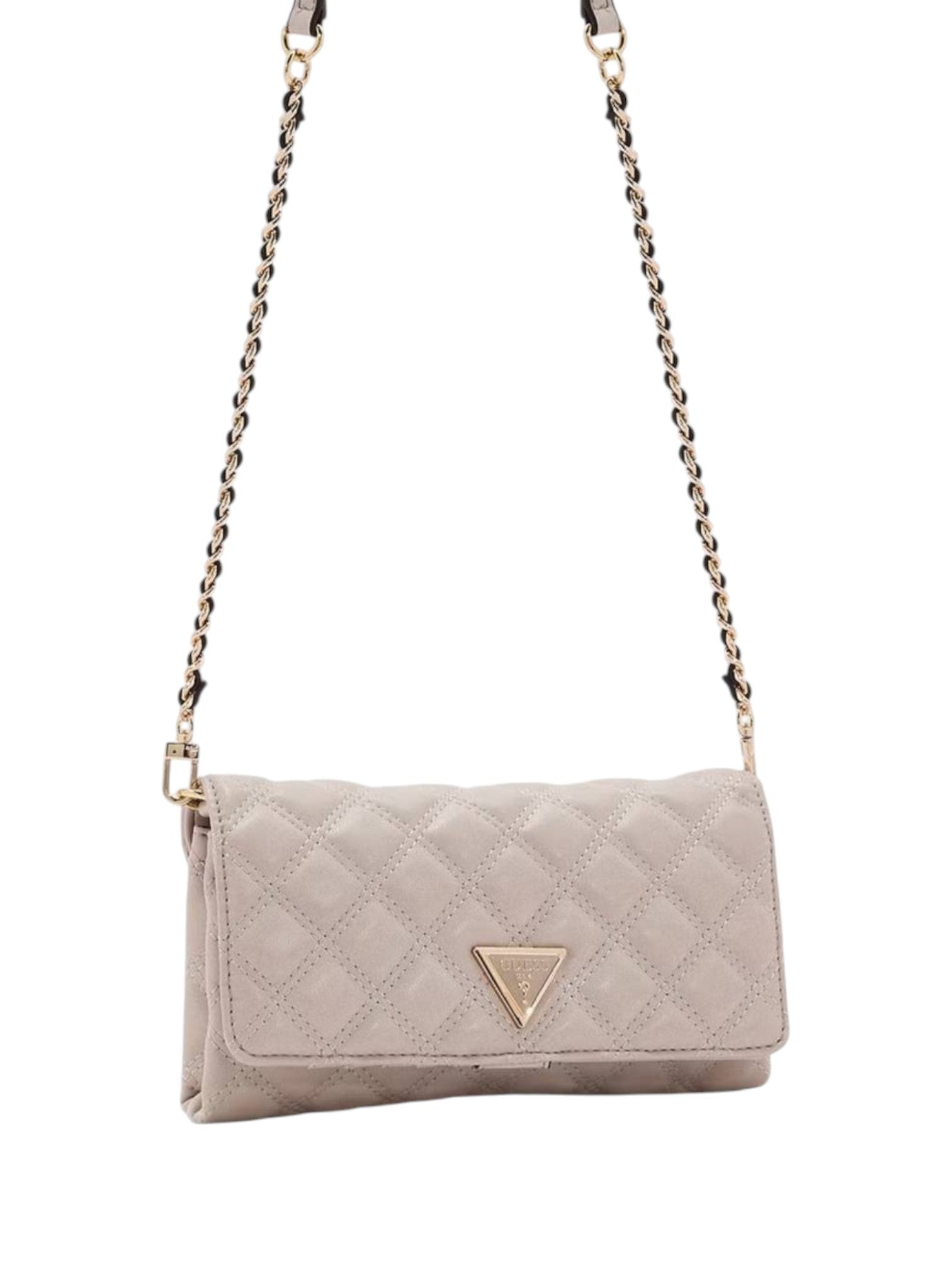 Quilted beige handbag with a chain strap on a white background. Guess, Monza Outlet, Monza Fashion, Shein Outlet