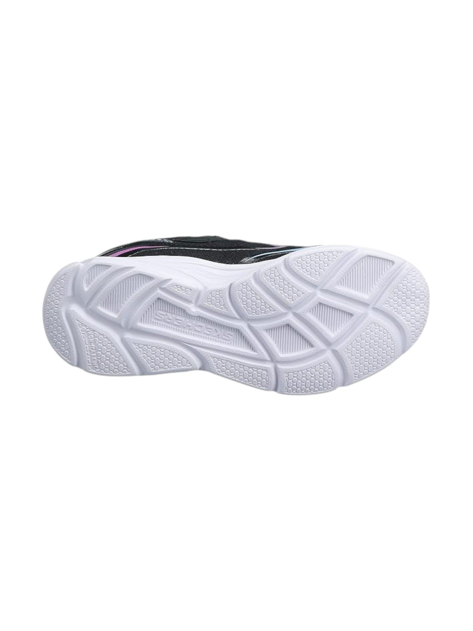 White athletic shoe with black sole on a white background. Skechers, Monza Outlet, Monza Fashion, Shein Outlet