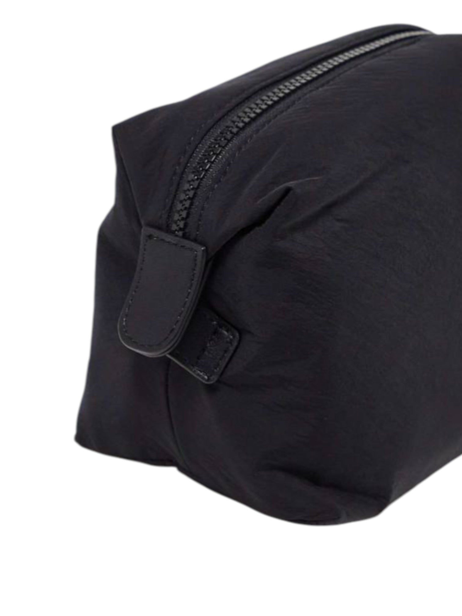 Black toiletry bag with zipper on a white background. Tommy Jeans, Monza Outlet, Monza Fashion, Shein Outlet