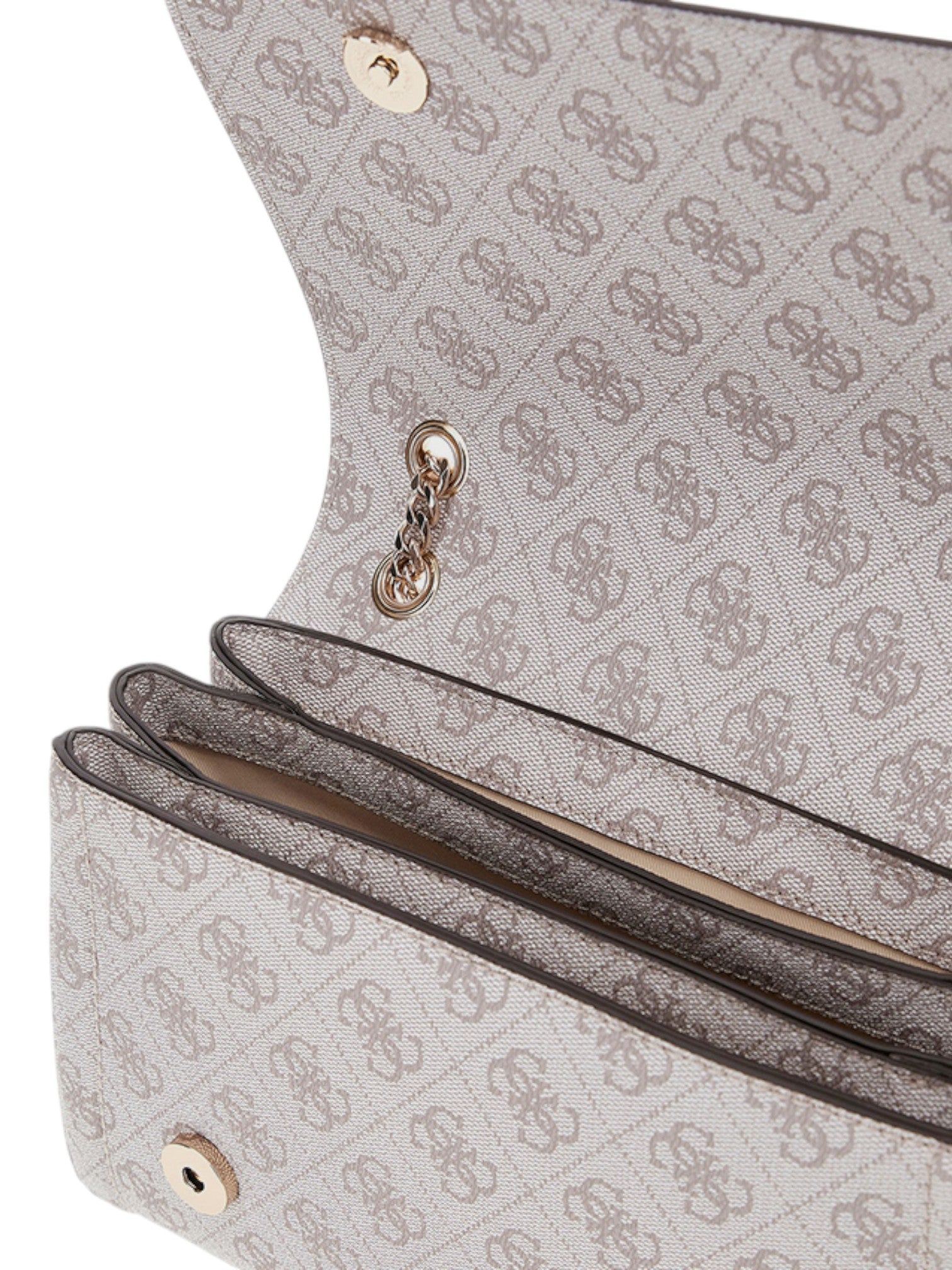 Close-up of a patterned handbag with visible brand logo. Guess, Monza Outlet, Monza Fashion, Shein Outlet