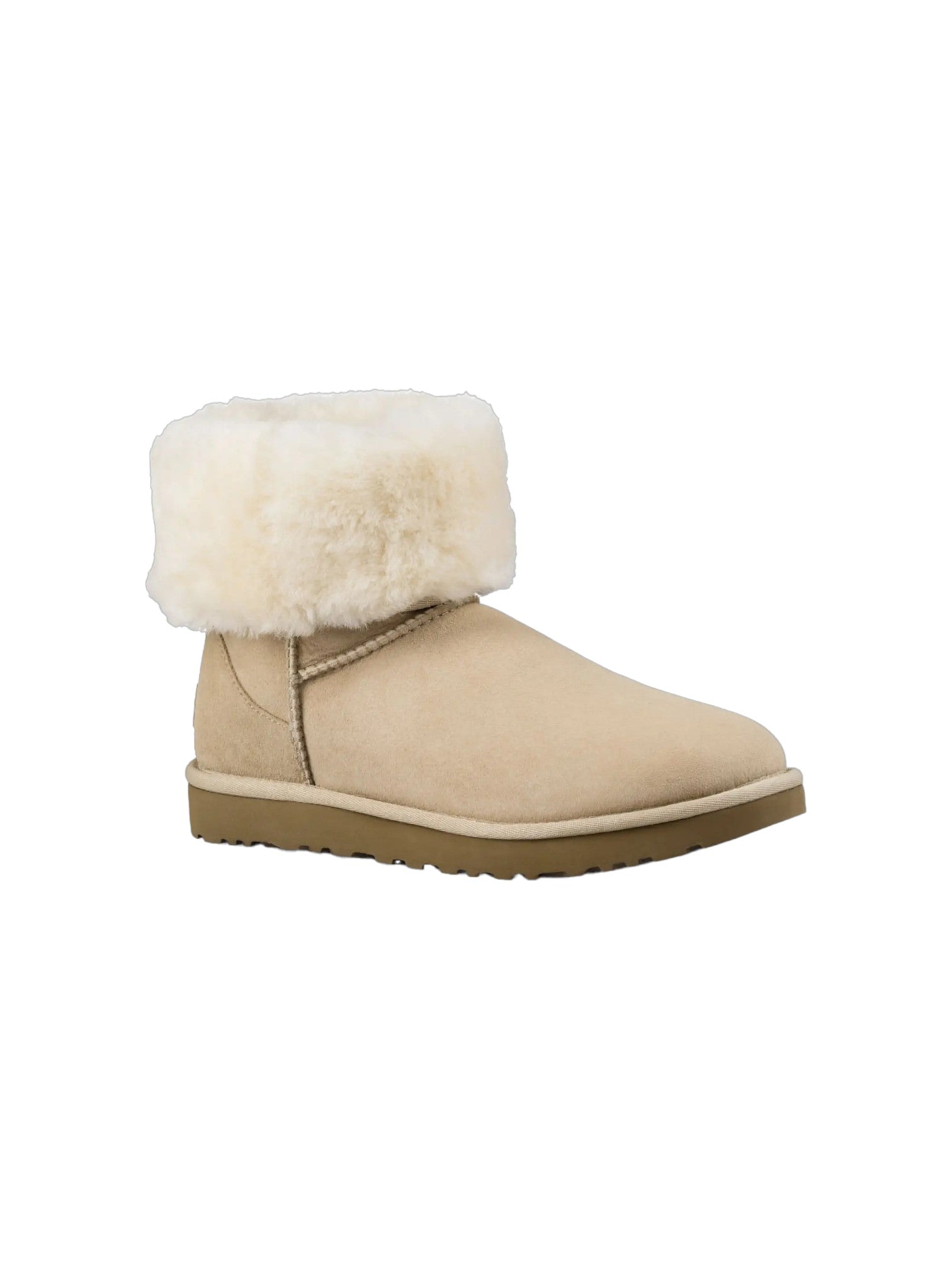 Beige boot with white fur trim on a white background. UGG, Monza Outlet, Monza Fashion, Shein Outlet