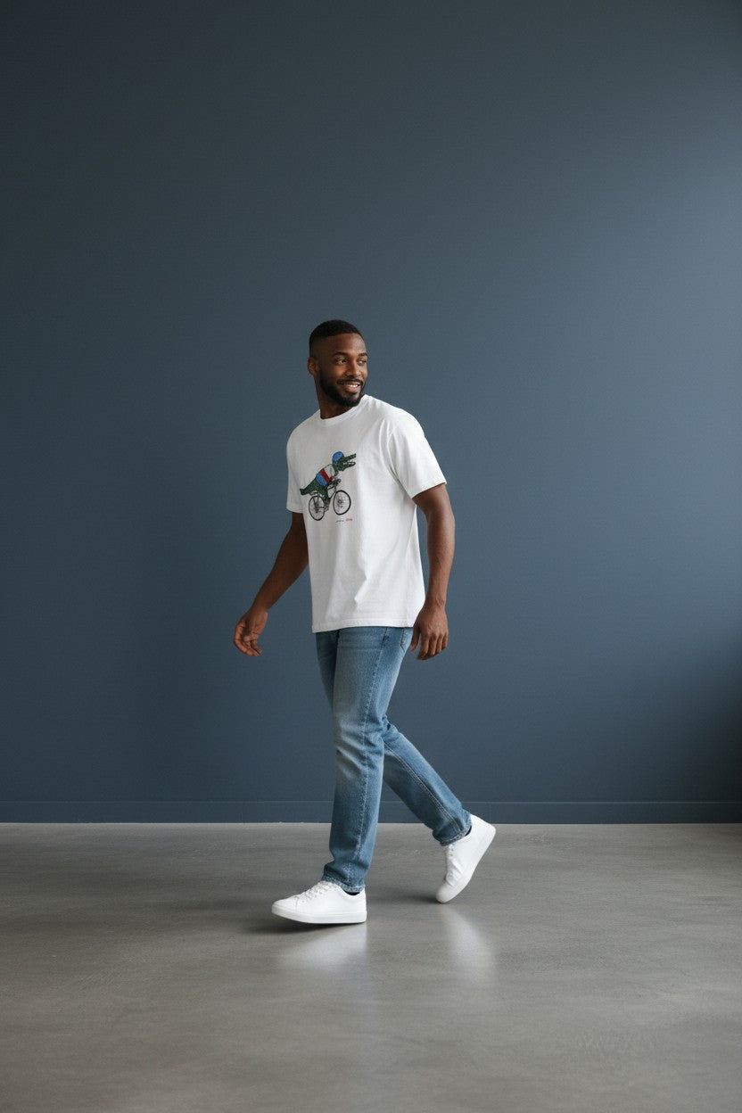Man walking in a studio with a plain background. Lacoste, Monza Outlet, Monza Fashion, Shein Outlet