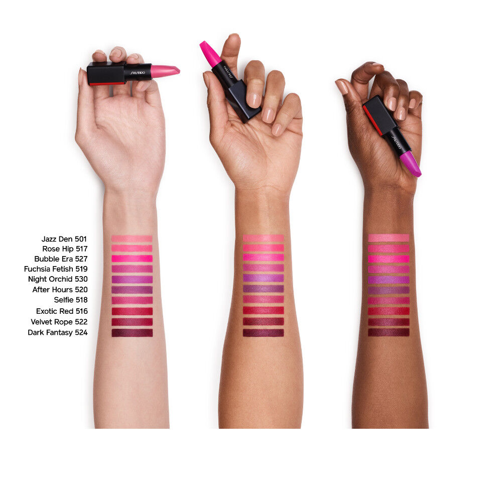 Three hands with pink lipsticks and color swatches on arms against a white background. Shiseido, Monza Outlet, Monza Fashion, Shein Outlet